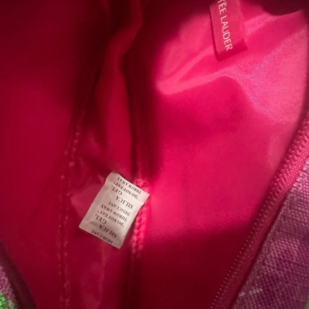 Lilly Pulitzer✨🩷💚Pink and Green Floral Cosmetic Bag - Picture 4 of 4